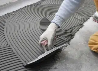 Quelle épaisseur pour une chape avant carrelage ?