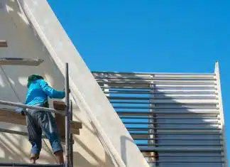 Entreprise de toiture à Antibes : le meilleur allié pour réussir le projet de toiture