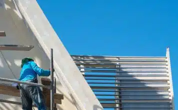 Entreprise de toiture à Antibes : le meilleur allié pour réussir le projet de toiture