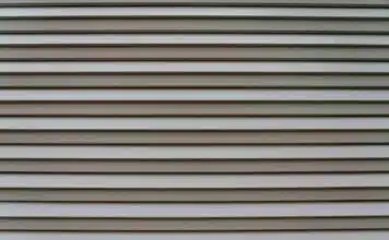 Comment choisir un tablier de volet roulant en aluminium isolé ? grey stripes